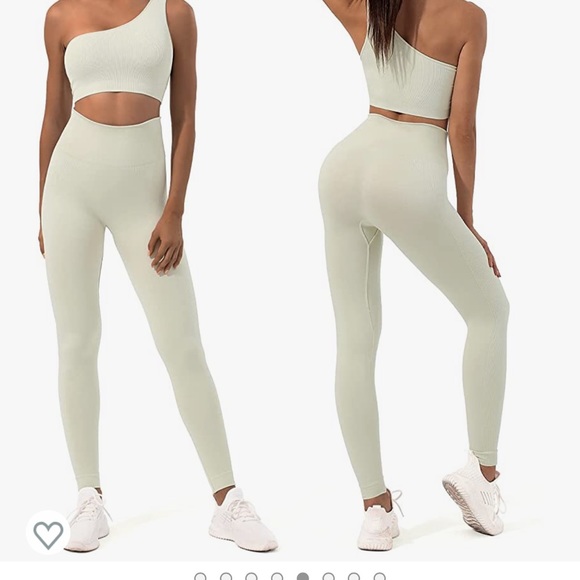 Matching workout set - Picture 2 of 5